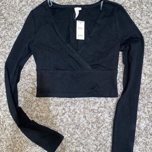 Long sleeve v neck crop top